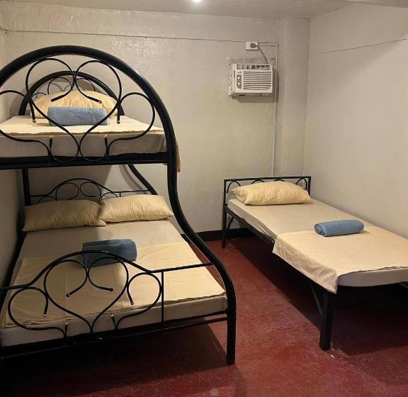 هاستل Little John S Town Inn