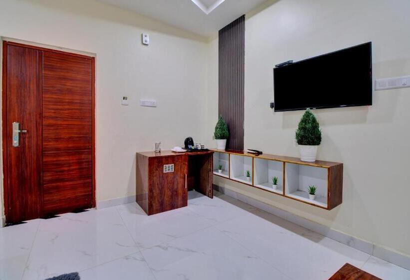 Collection O Hotel Mango Tree