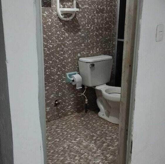 فنادق الكبسولة Dayanda