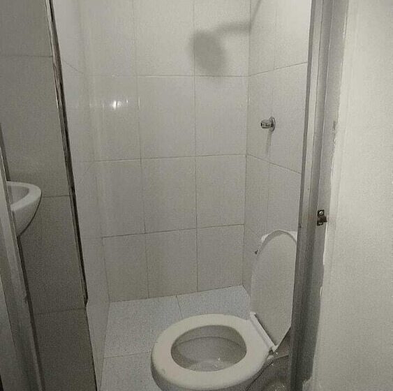 فنادق الكبسولة Dayanda