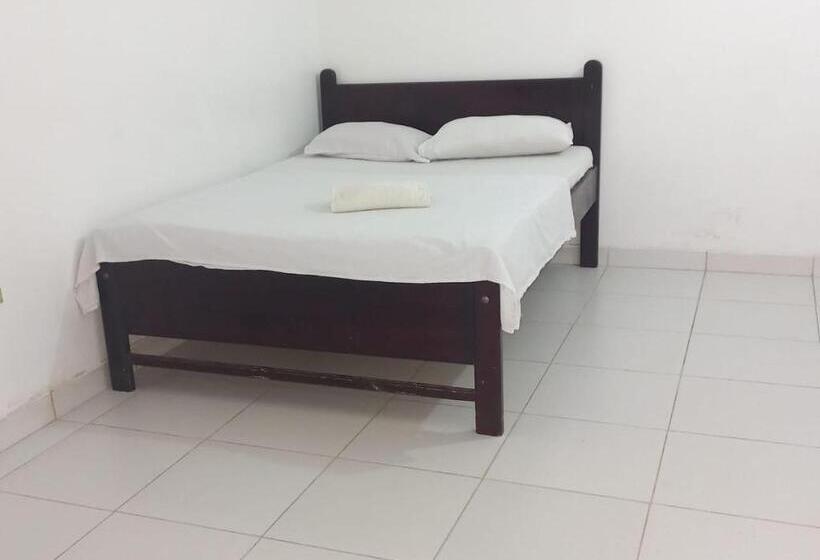 فنادق الكبسولة Dayanda