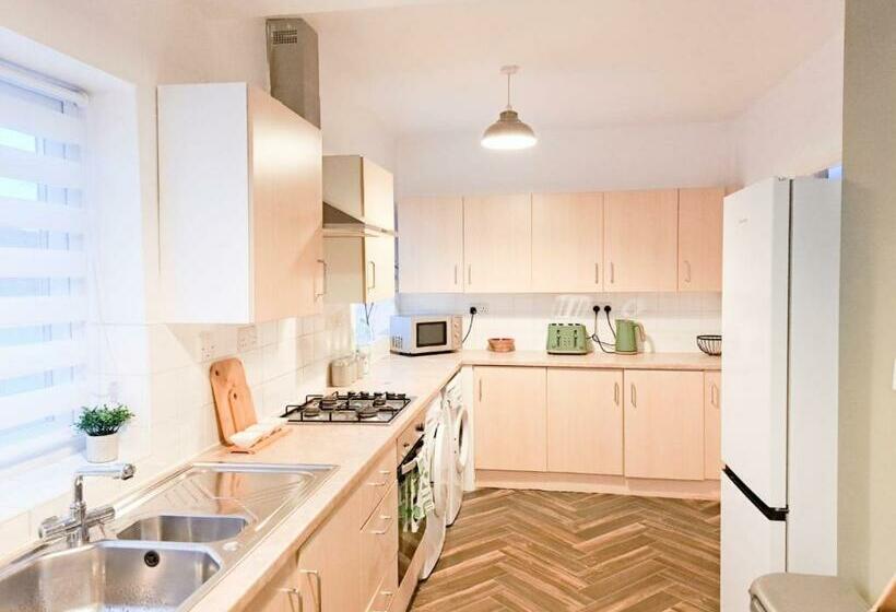 캡슐 호텔 Osmaston Park Sleeps