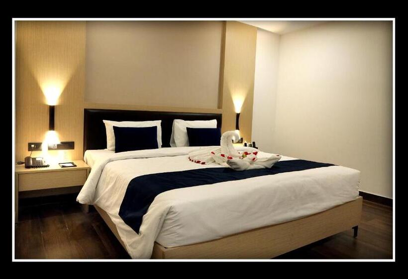 فندق Sri Sri Sri Excellency