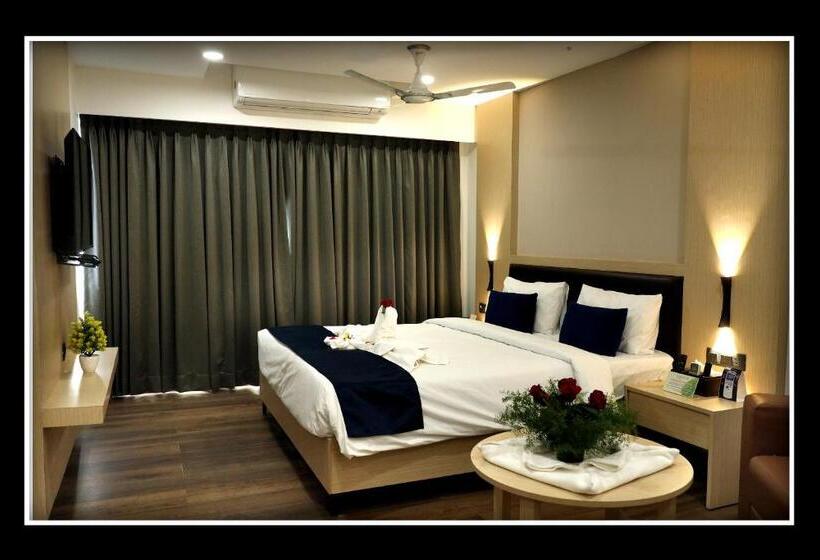 فندق Sri Sri Sri Excellency