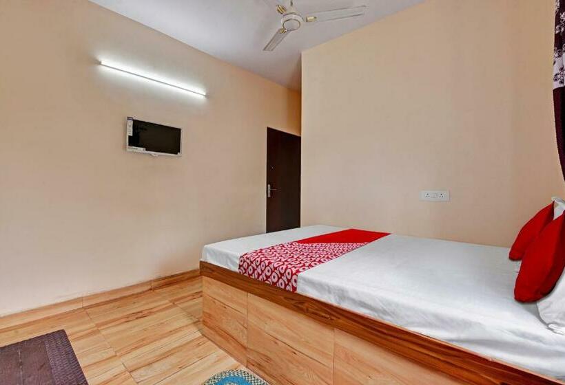 Отель Super Oyo Flagship 81472 The Harsa Inn