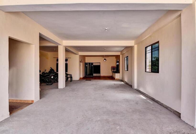 Отель Super Oyo Flagship 81472 The Harsa Inn