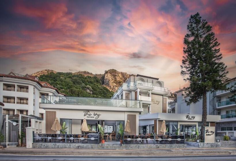 Отель The Ivy Suites