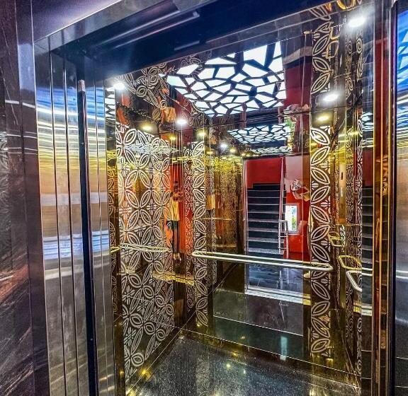 Metehan Sui̇t Apart