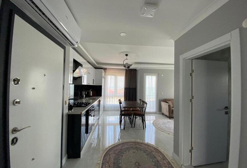 Metehan Sui̇t Apart