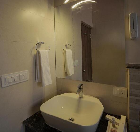 Nivedan Hotel And Resort