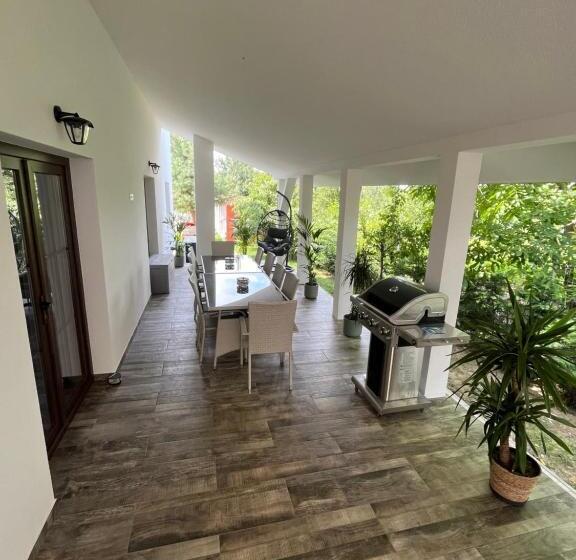 Пансион Casa Elena Baile Felix