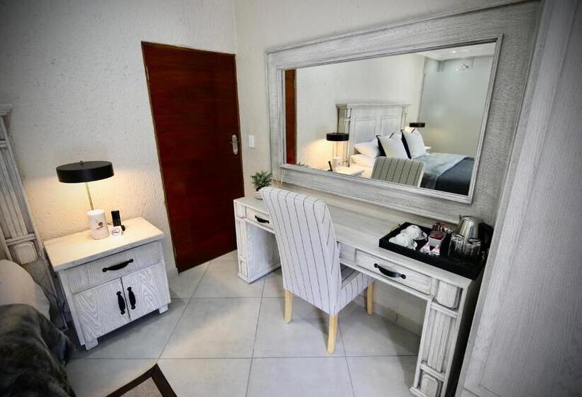 ペンション Decollage Estate