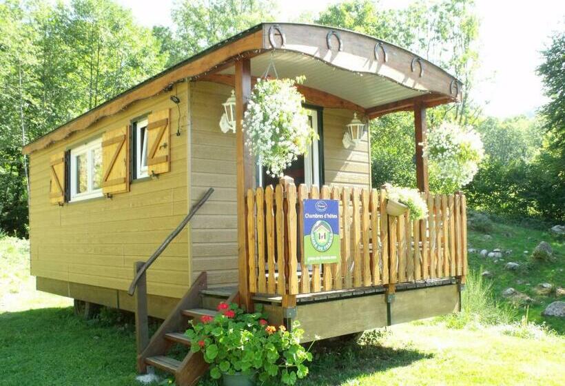 بنسيون Roulotte Cosy Avec Kitchenette, Ruisseau Apaisant Et Espace Bien être, Nuit Insolite à Ferdrupt   Fr