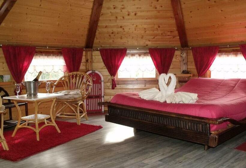 פנסיון Escapade Romantique: Cabane Avec Terrasse Panoramique, Poêle à Bois Et éclairage Multicolore   Fr 1