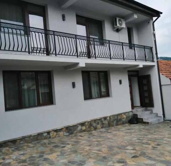 膳宿费 La Roby Si Niko