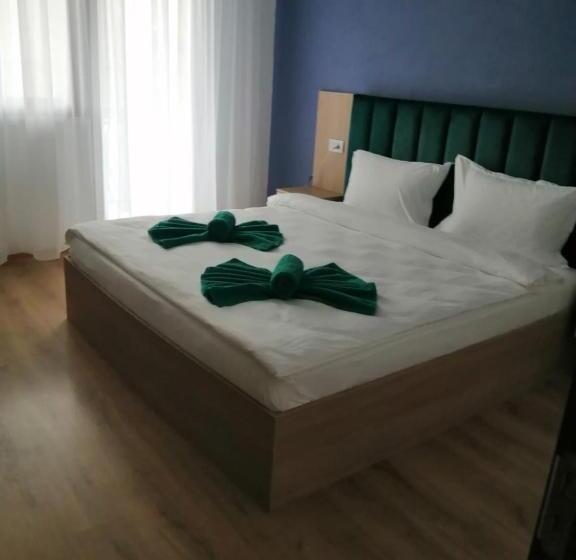 膳宿费 La Roby Si Niko