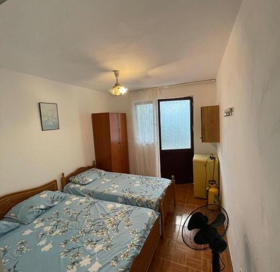 بنسيون Nana S Rooms