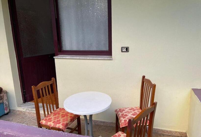 بنسيون Nana S Rooms