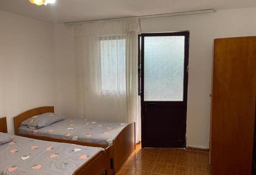 بنسيون Nana S Rooms