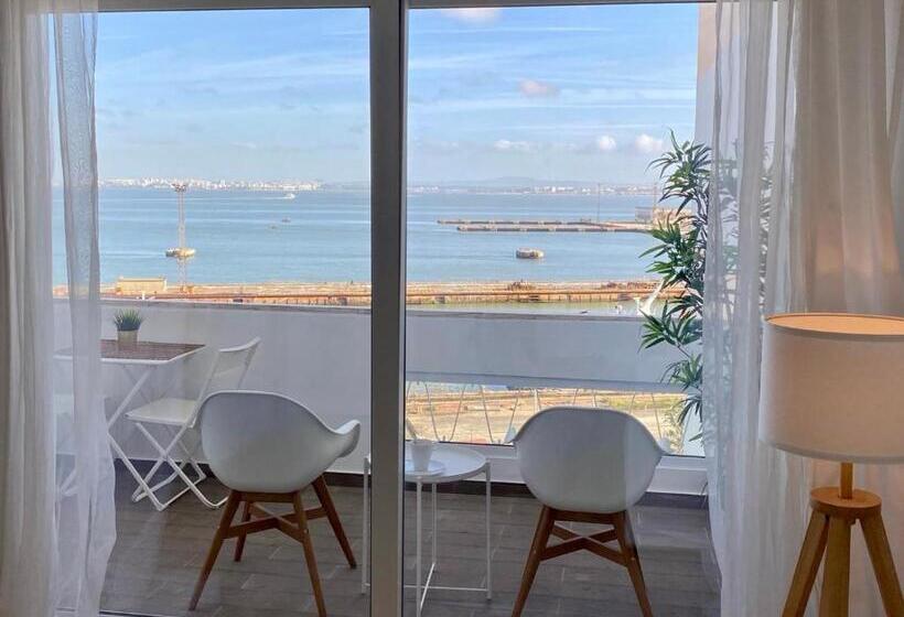 膳宿费 Comfortable Bedrooms In Apartment With River View