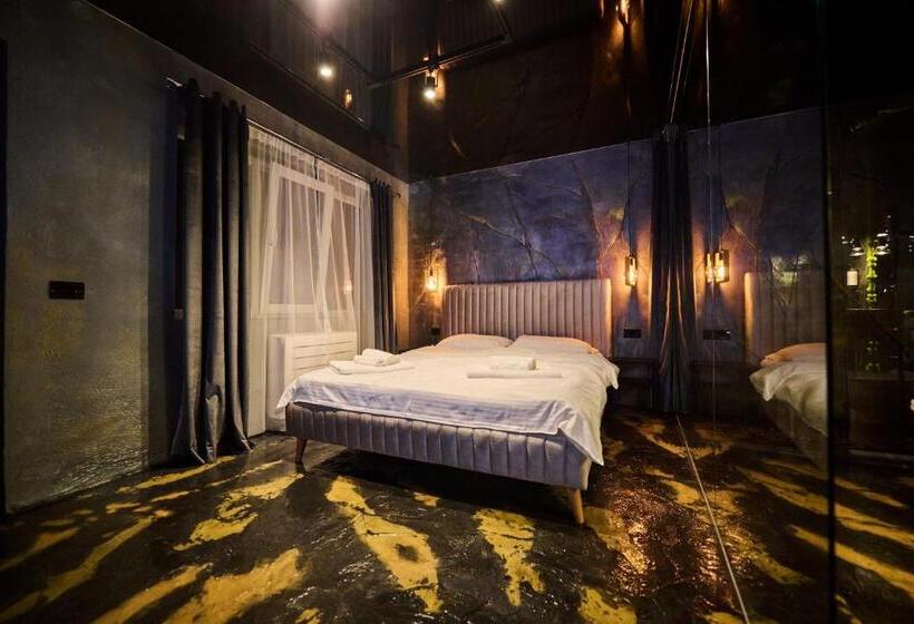 بنسيون Sianisia