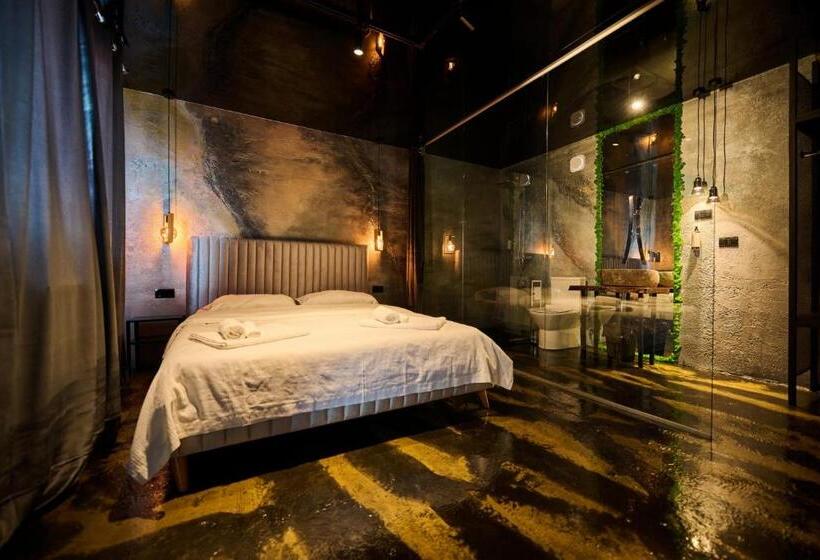 بنسيون Sianisia