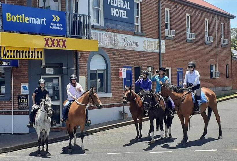 בית מלון כפרי Federal