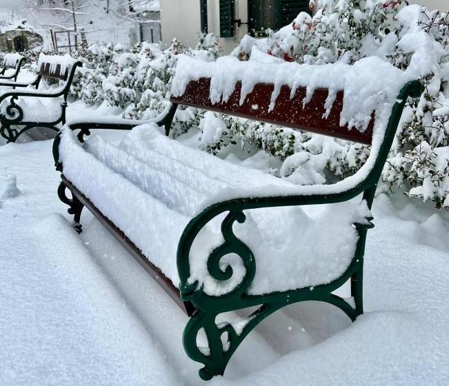 בית מלון כפרי újhuta Kastélyszálló