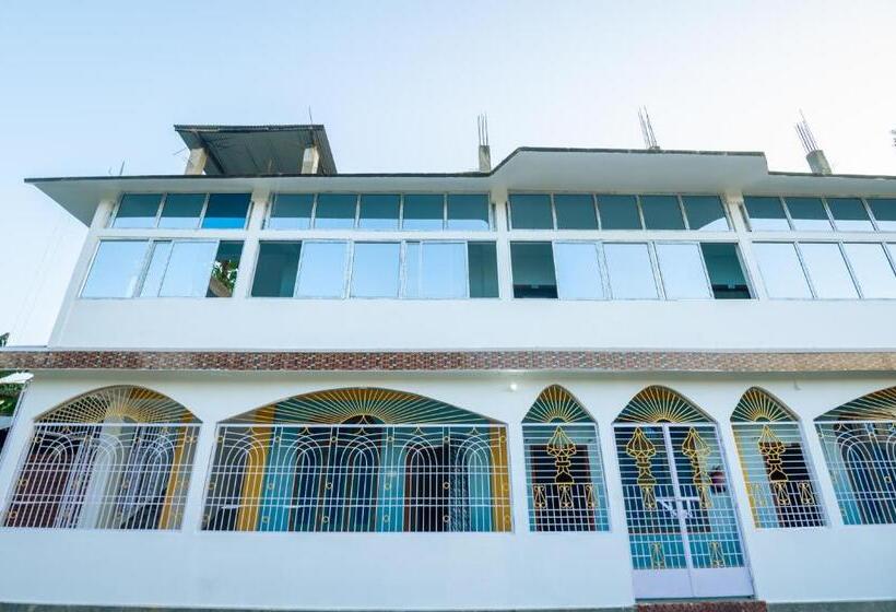 فندق Jungle Star Mansion