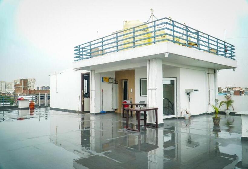 هتل The Leaf Studio Medanta