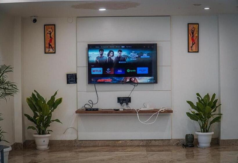 هتل The Leaf Studio Medanta