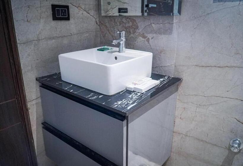 هتل The Leaf Studio Medanta