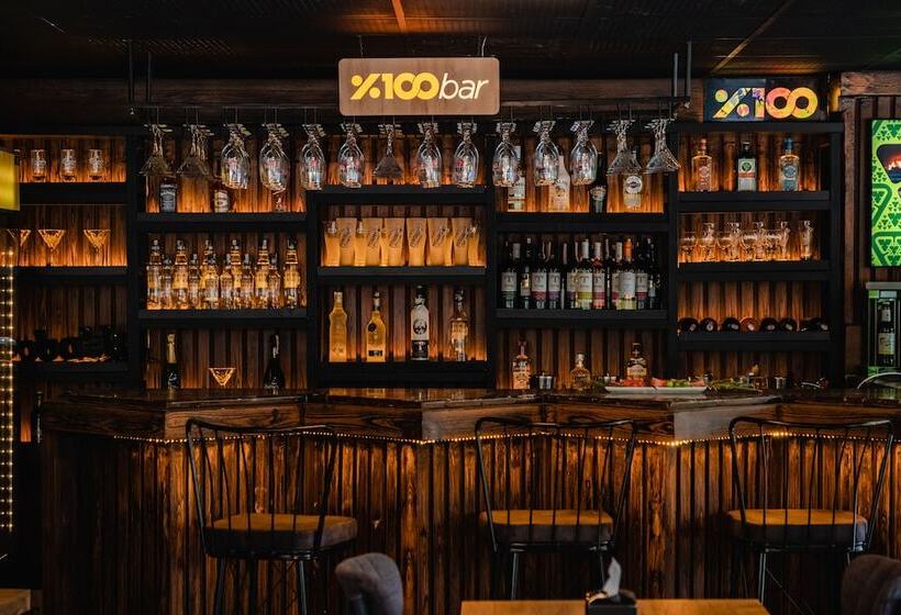 בית מלון כפרי Orange Owl