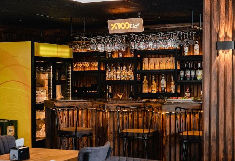 בית מלון כפרי Orange Owl