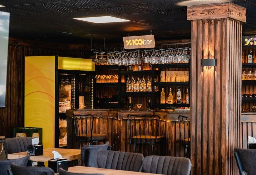 בית מלון כפרי Orange Owl