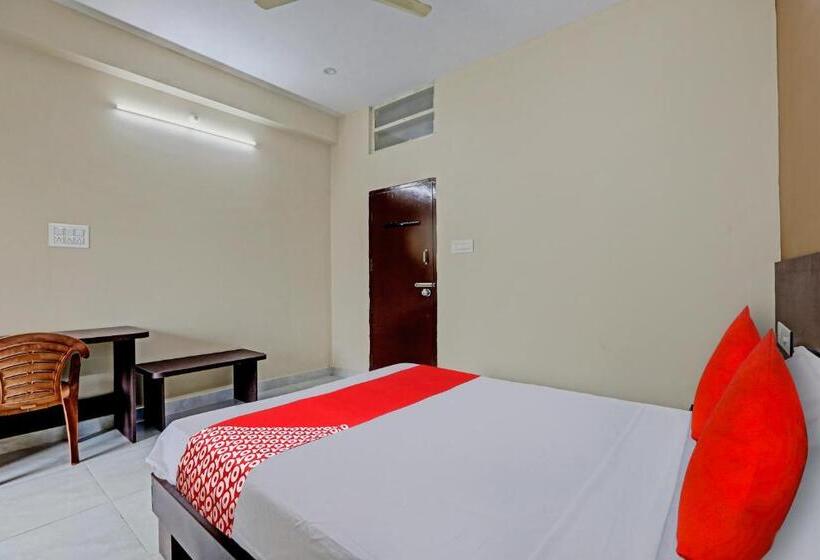 בית מלון כפרי Oyo Flagship Srk Palace