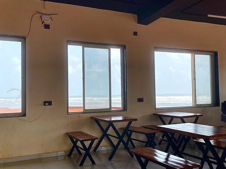 בית מלון כפרי Sandcastle Beach Resort