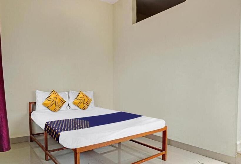 Отель Spot On Yash Lodge