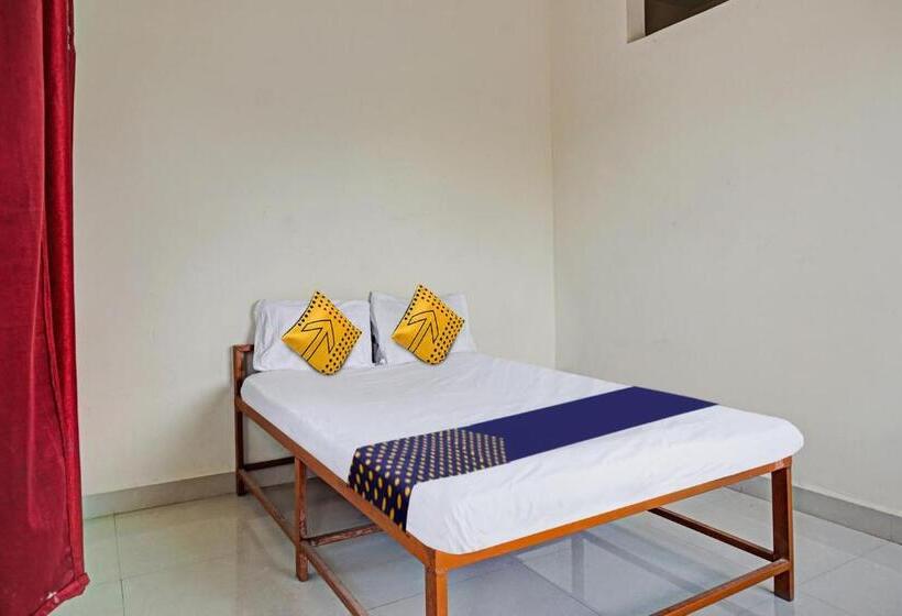 Отель Spot On Yash Lodge