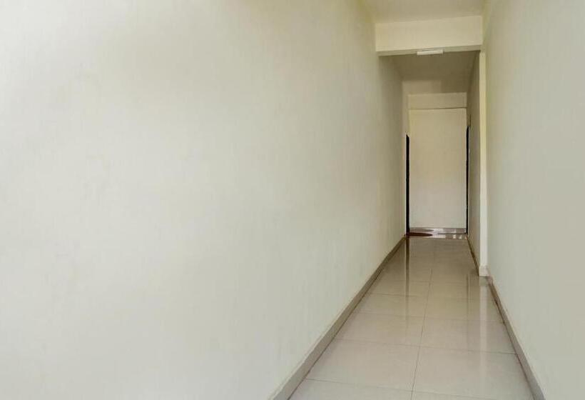 Отель Spot On Yash Lodge