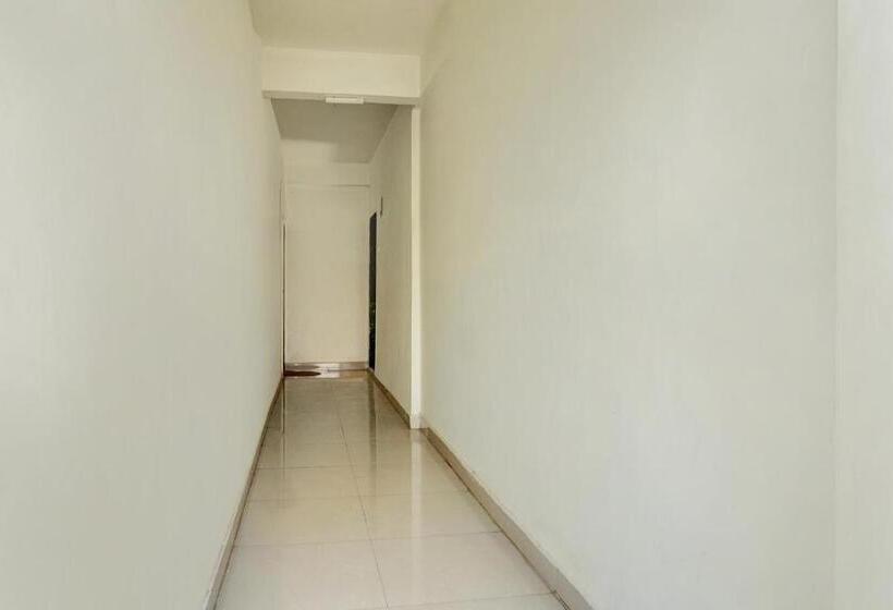 Отель Spot On Yash Lodge