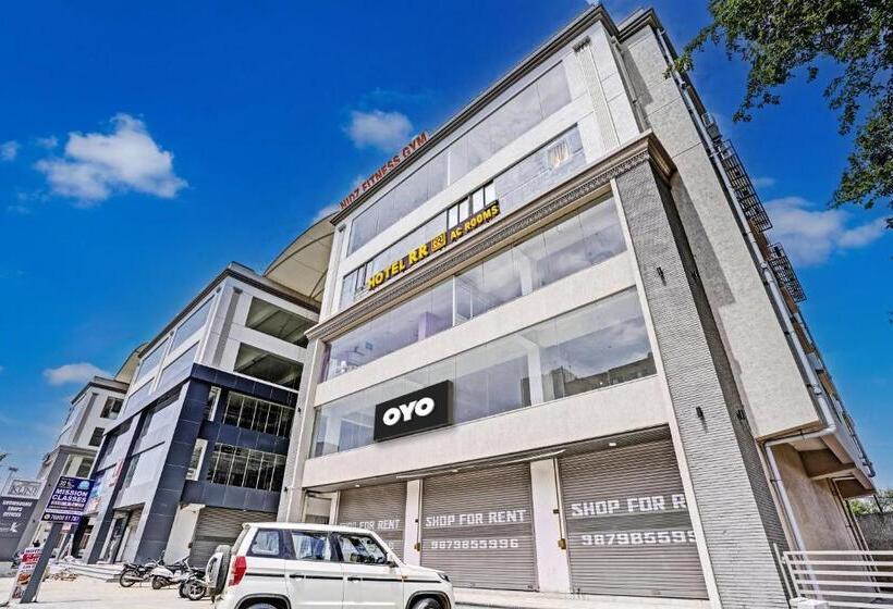 Oyo Flagship 81482 Hotel Rr