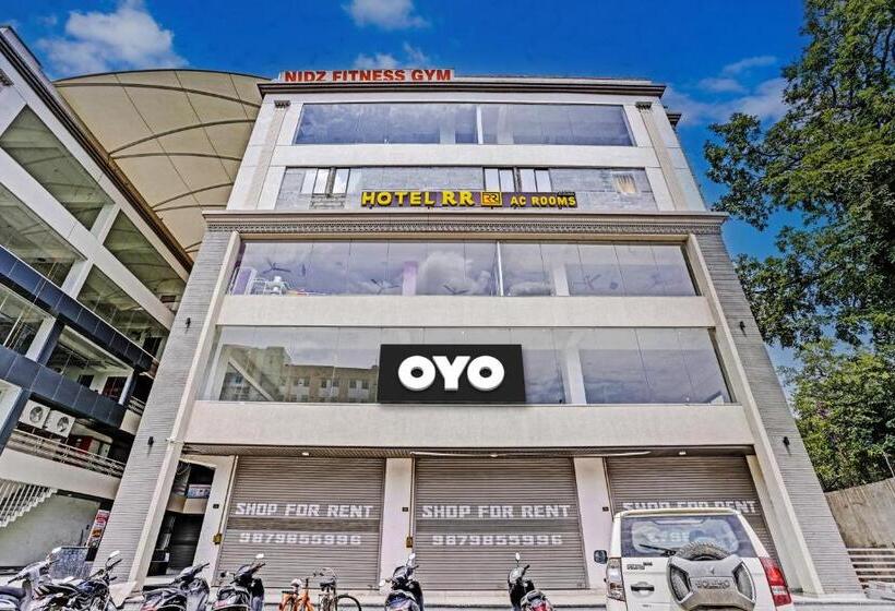 Oyo Flagship 81482 Hotel Rr