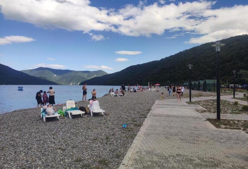 پانسیون Ananuri Cottages