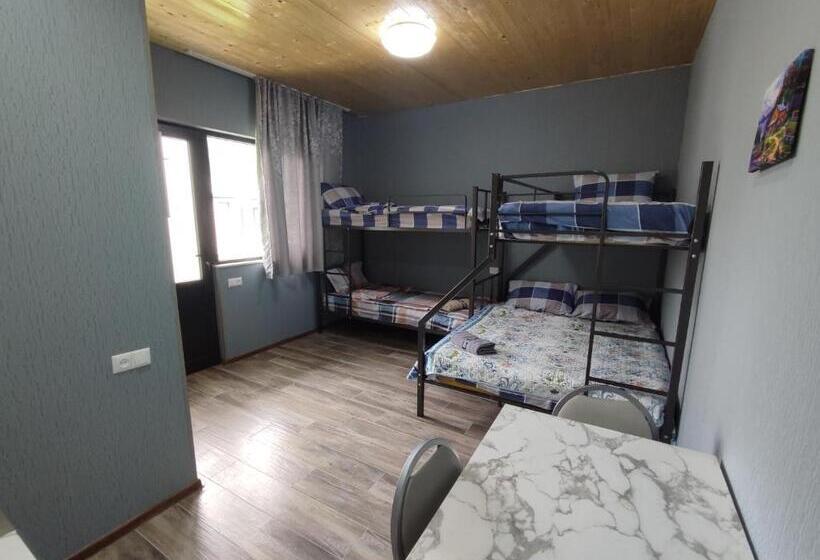 پانسیون Ananuri Cottages