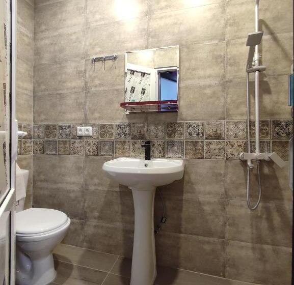 پانسیون Ananuri Cottages