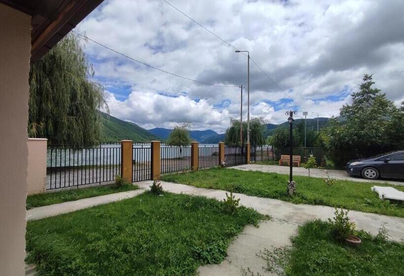 پانسیون Ananuri Cottages