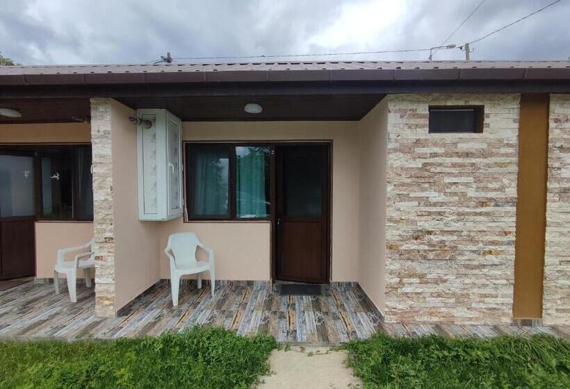 پانسیون Ananuri Cottages