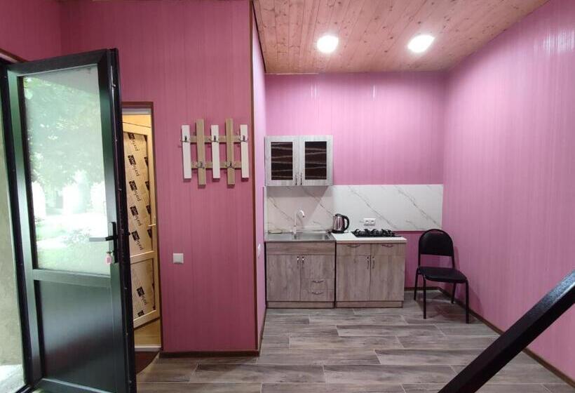 پانسیون Ananuri Cottages