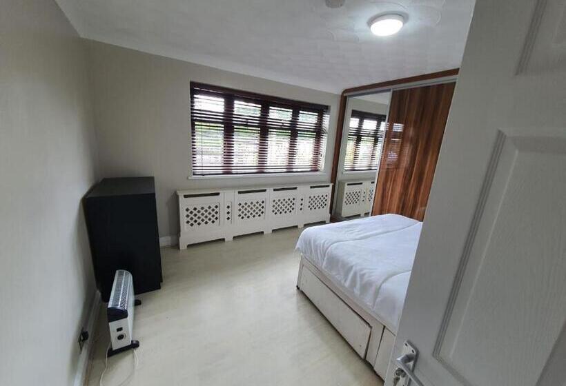 펜션 Bungalow In Leafy Area